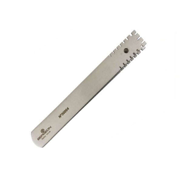 Bergeon 30004 Brassuhr Hands Holding Tweezers