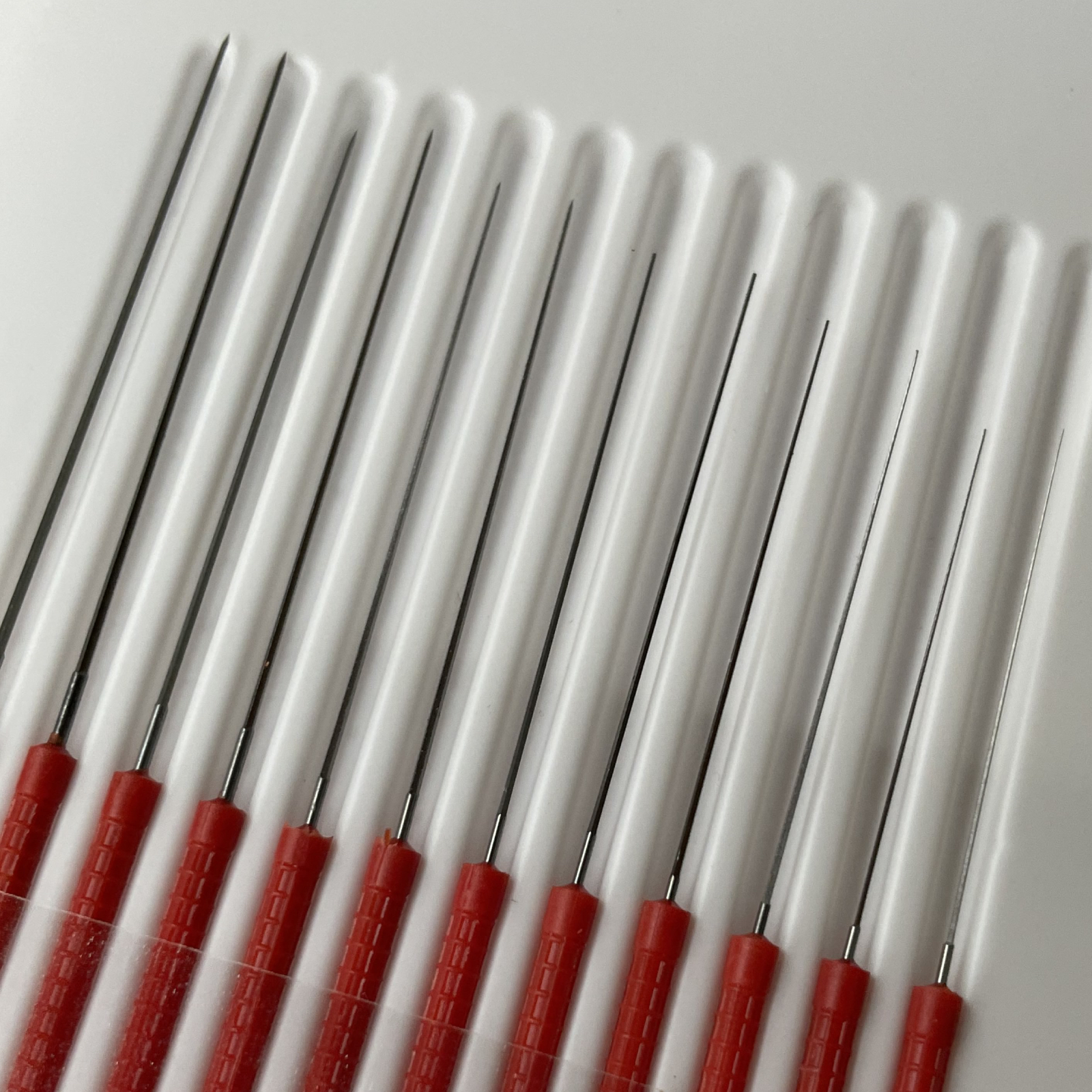 Bergeon 4251 Set von 12 Schneidbroschen mit Griffen 0.33mm - 0.69mm - Image 2