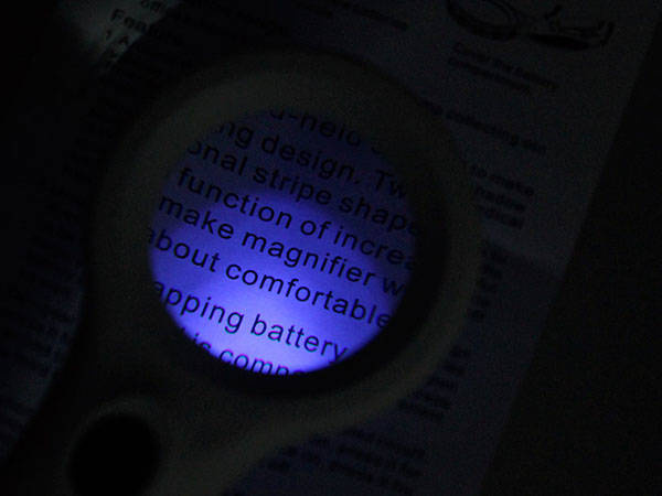 Lesen Lupe 4x Vergrößerung 8 LED UV Licht 60 mm Linse Weiß Ref 09064 - Image 5