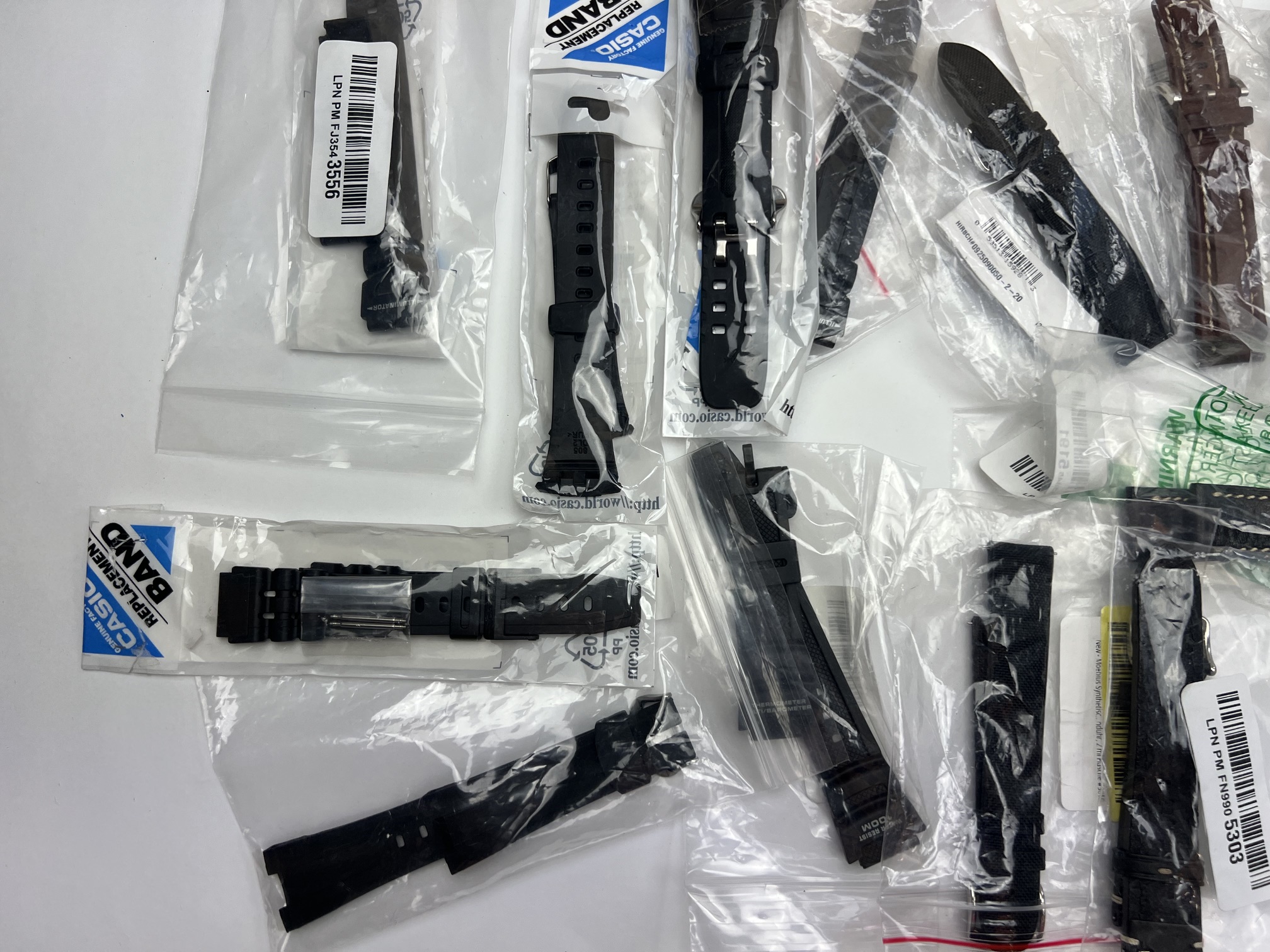 Hirsch Konvolut aus 22 Armbändern und 1 Schließe - Image 3