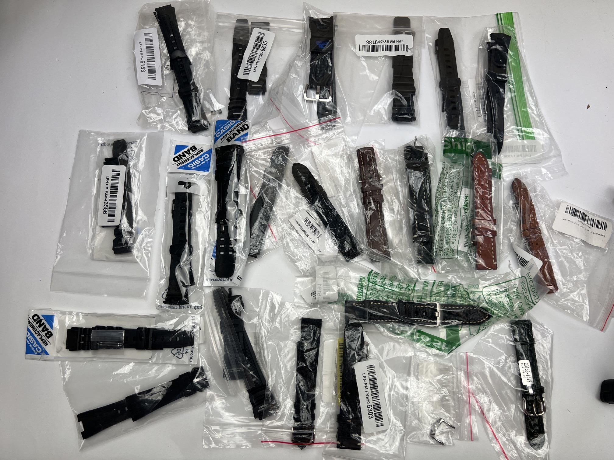 Hirsch Konvolut aus 22 Armbändern und 1 Schließe