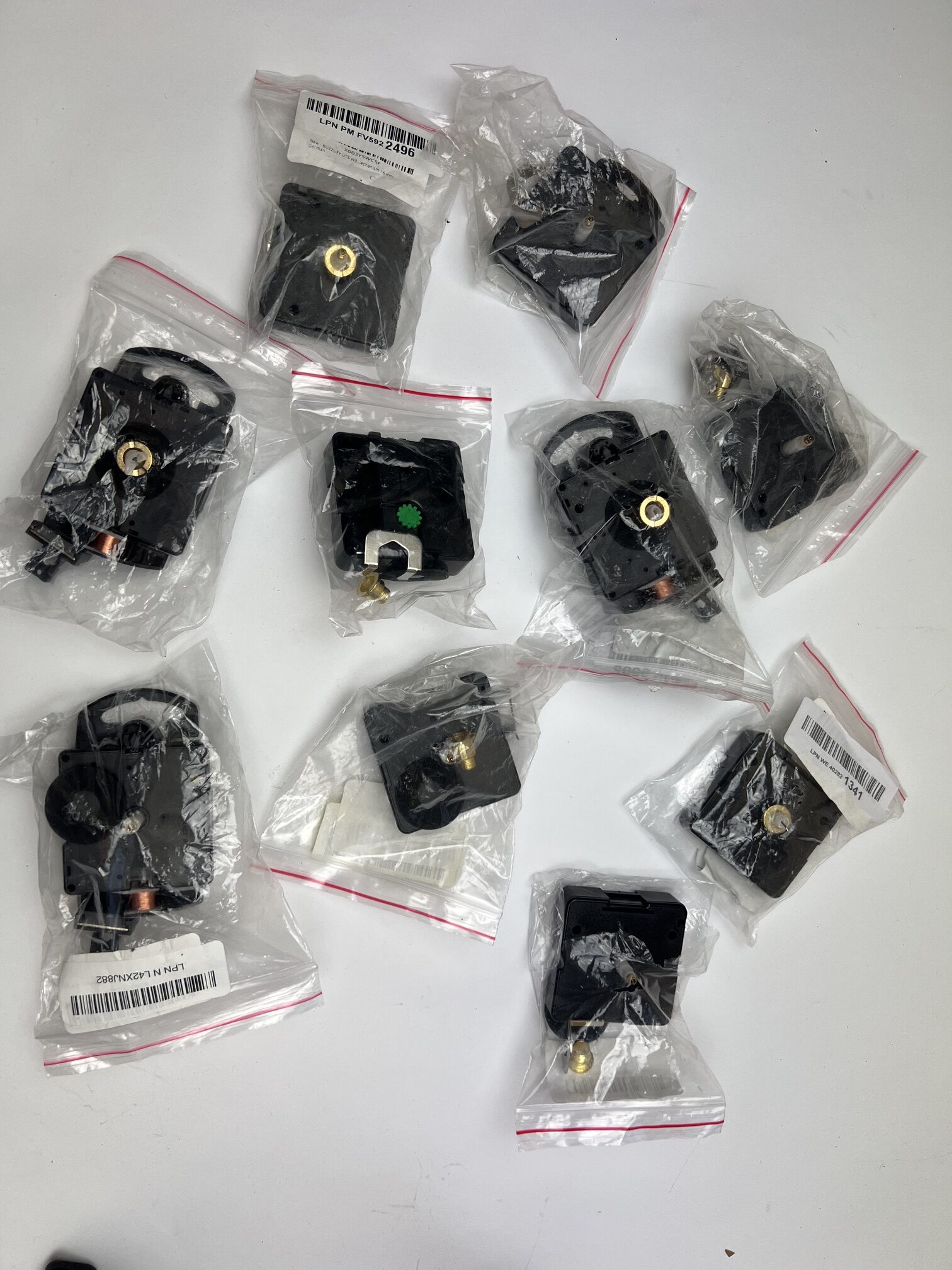 UTS Quarz-Uhrwerke Konvolut 10 Stück Junghans 817 W838 Sold as is